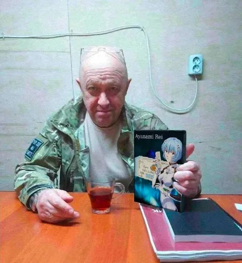 Пригожин с Аянами Рей