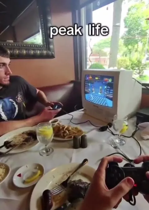 Peak life в ресторане