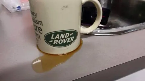 Land Rover Mug Leak