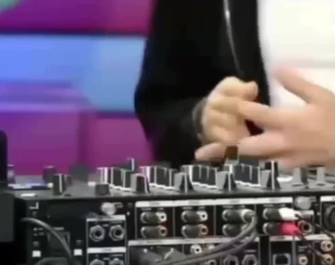 Диджей раскачал детское шоу