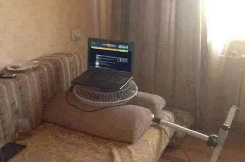 Ноутбук на тренажёре
