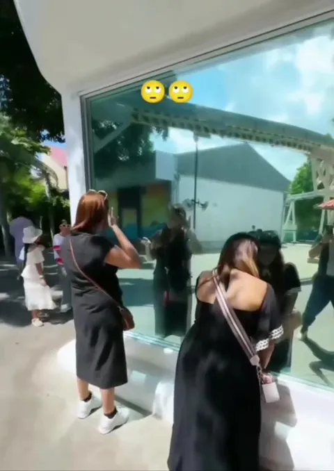 Когда пытаешься попасть внутрь