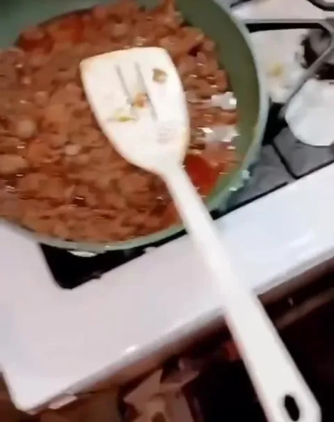 Музыка и перевёрнутая тарелка