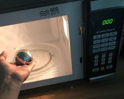 Microwave Foil Ball