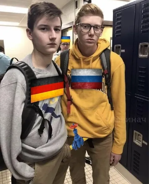 Школьники с флагами стран