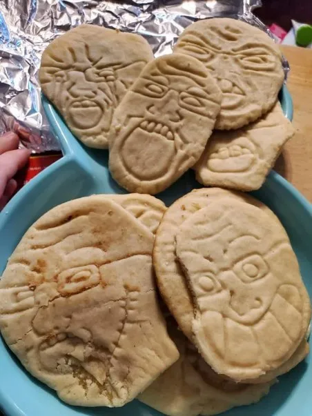 Печенье с забавными лицами