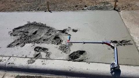Следы в свежем бетоне