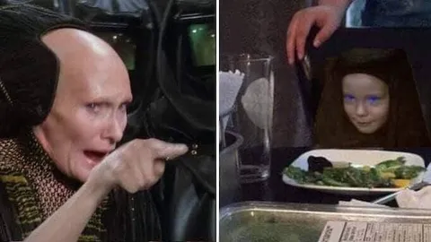 Лысая женщина указывает на странного ребёнка