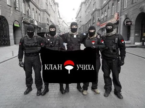 Клан Учиха в масках