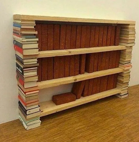 Книжная полка из книг