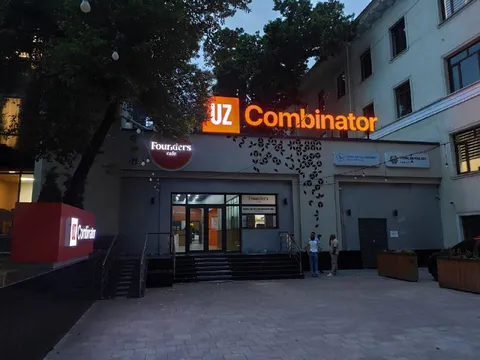 UZ Combinator Sign