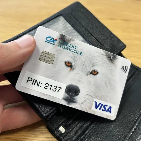 Банковская карта с PIN-кодом