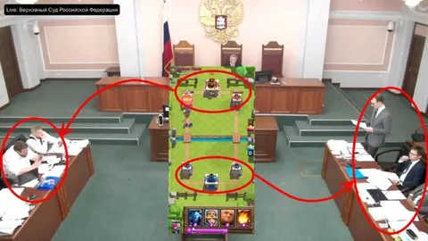 Верховный суд играет в Clash Royale