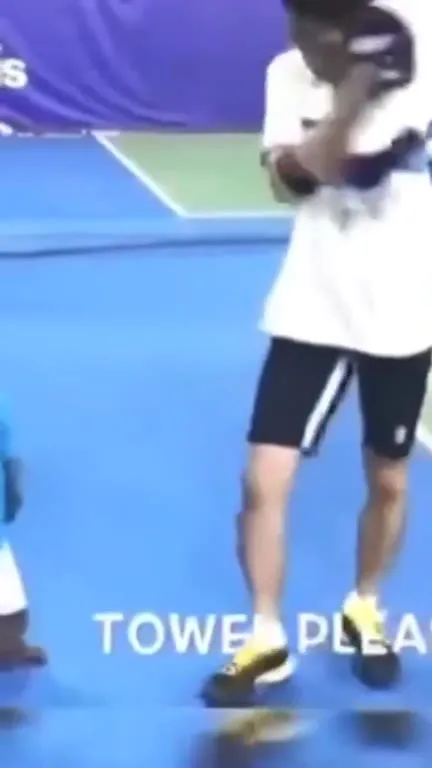 Tiny Player Wants a Towel