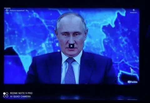 Путин на фоне карты мира