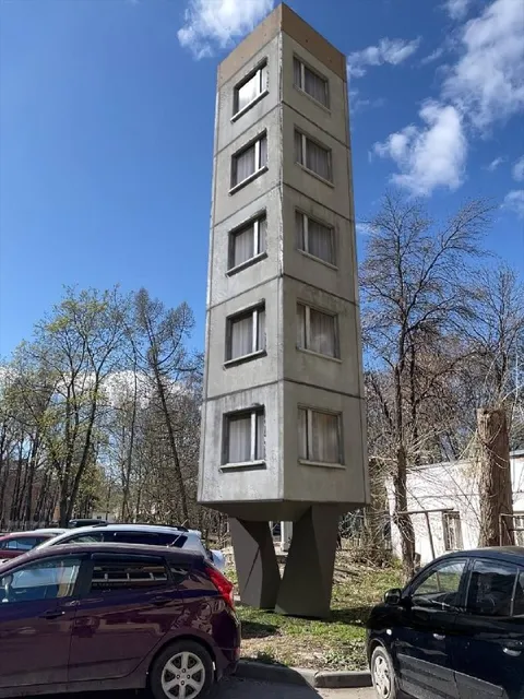 Дом на бетонных ногах
