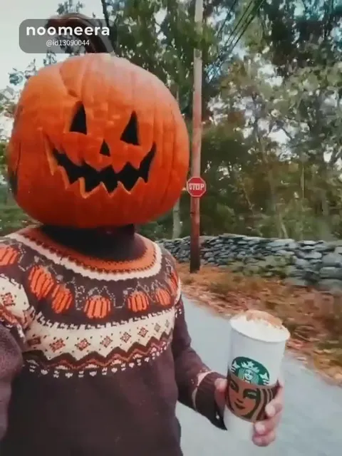 Тыквенная голова облилась кофе