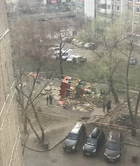 Кремль пал во дворе