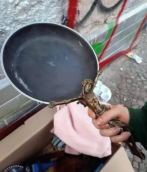 Сковорода вместо креста