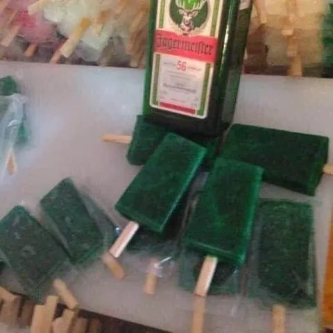 Jägermeister-Eis am Stiel