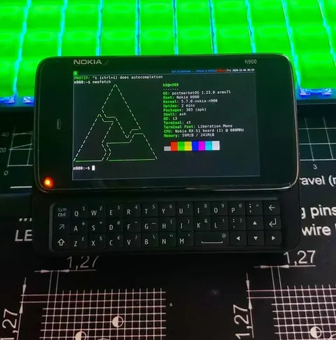 Nokia N900 Runs Linux