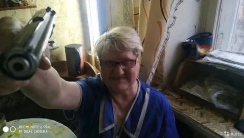 Бабушка с ружьём