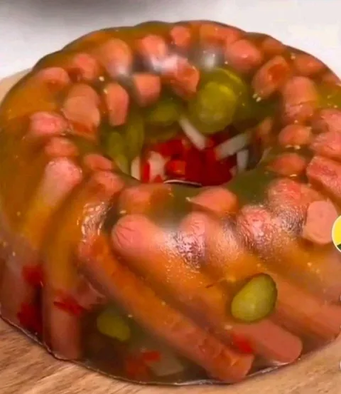 Желейный кошмар с сосисками