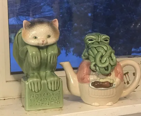 Кот и чайник Ктулху