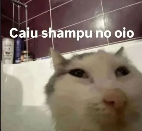 Caiu shampoo no olho