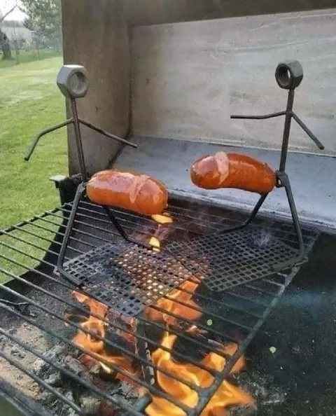Сосиски жарятся сами