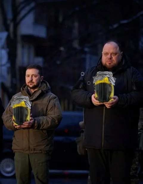 Зеленский и Стефанчук с загадочными предметами