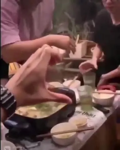 Странный тост за столом