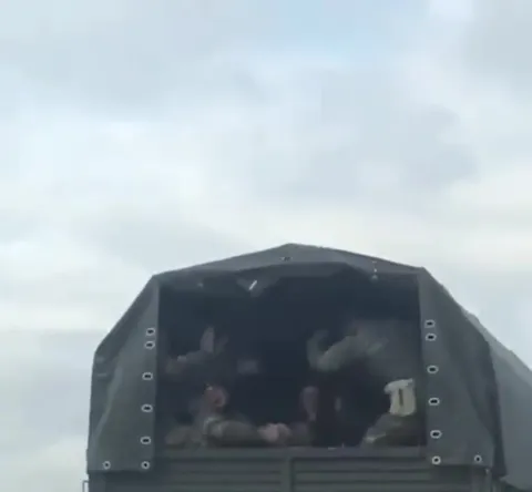 Танцы в кузове грузовика