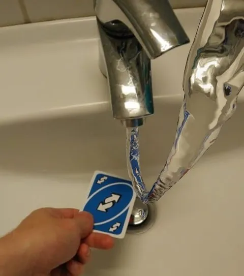 Уно против струи воды