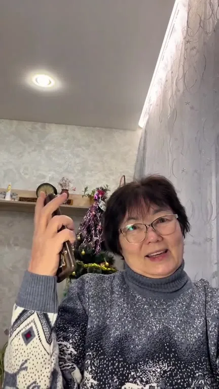 Мама меняет образ под музыку