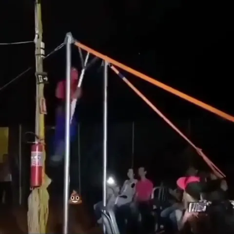 Неудачный полёт на качелях