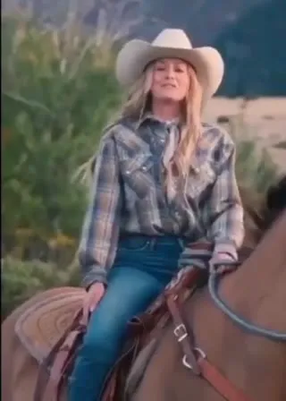 Horse Tells Stephanie to Shut Up