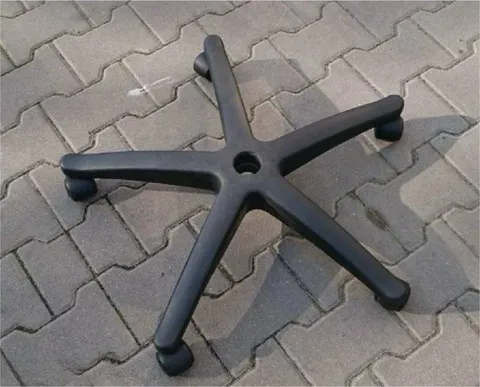 Сбитый дрон во дворе