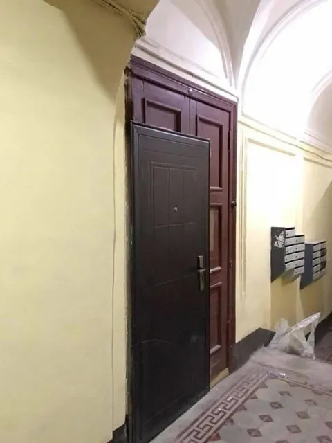 Дверь в двери