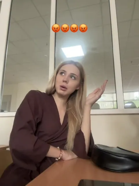 Сначала злилась, потом угостили