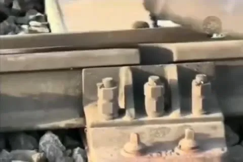 Колёса стучат по рельсам