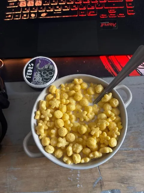 Хлопья с молоком ночью