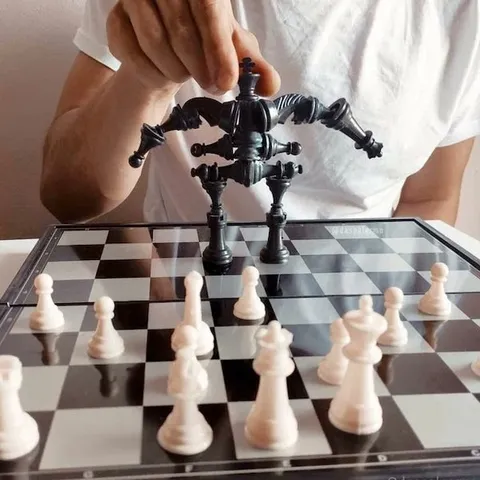 Шахматный робот из фигур
