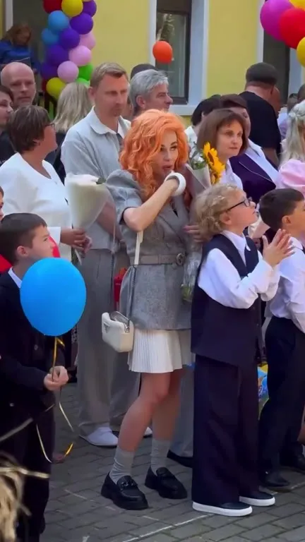 Чья второгодница на линейке