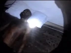 Вспышка будит спящего