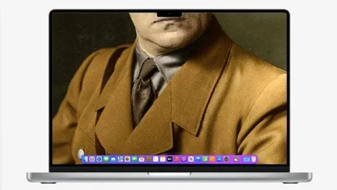 Гитлер на экране MacBook