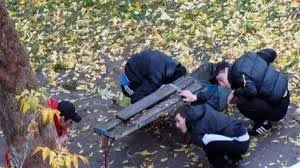 Неудачная попытка поднять лавку