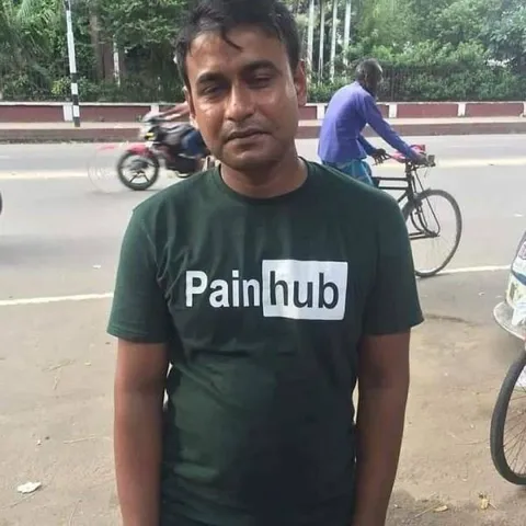 Painhub T-Shirt