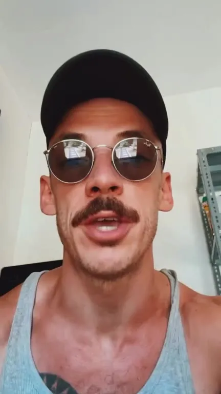 Это блять я объясняет про пацанов