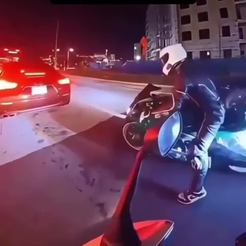 Неудачный манёвр на скутере